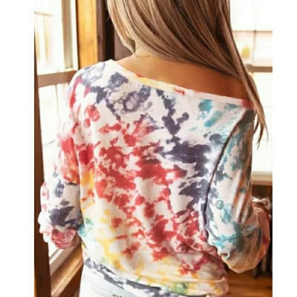 Tie dye light weight sweatshirt style top - Picture 3 of 4
